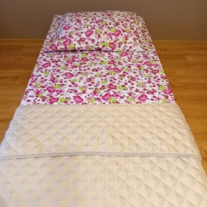 ŁÓŻKO  drewniane  z materacem rozmiar 90/200 + pościel kołdra poduszka  narzuta